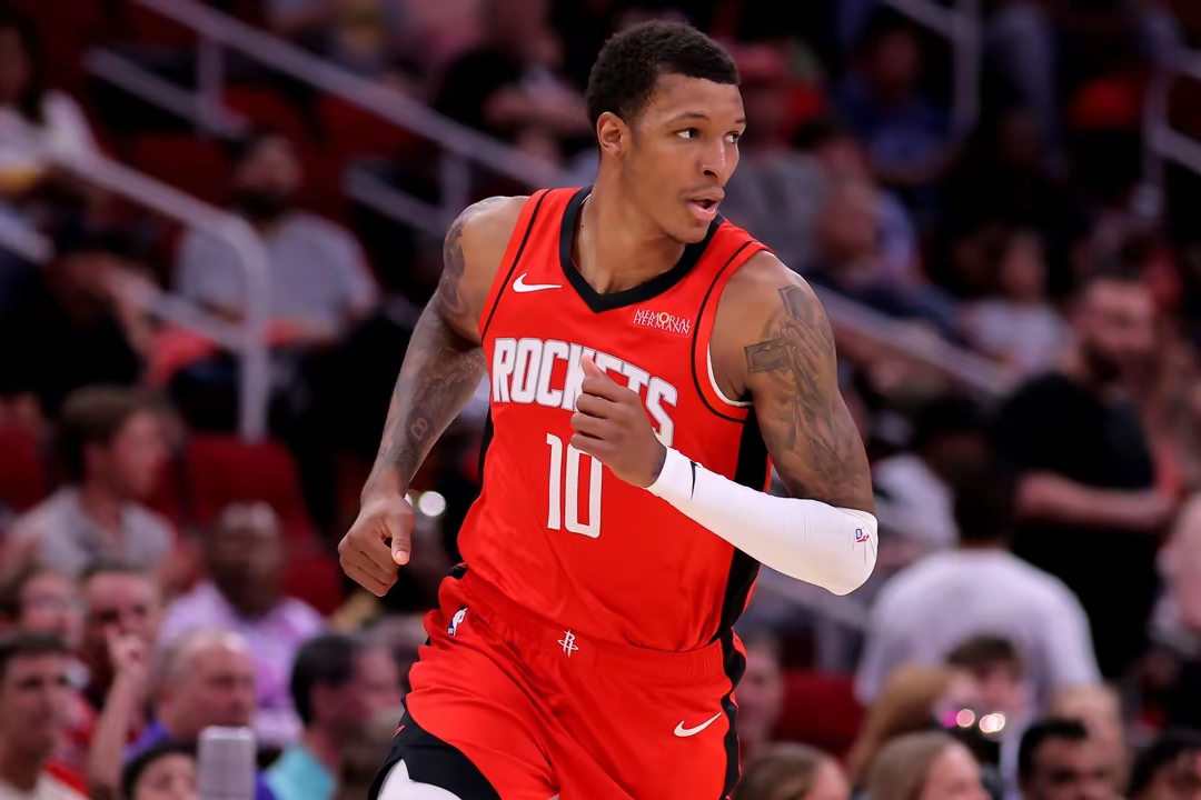 转会期休斯敦火箭再遭质疑：英超节点到来，引发热议，资深球员宣示担当(休斯顿火箭队全部名单)-竞技宝网页版